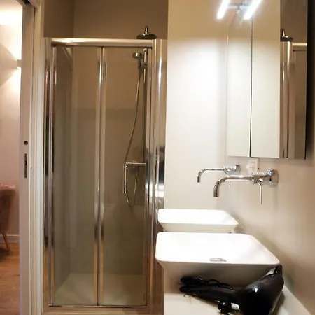 Cosmopolitan Konukevi 3*