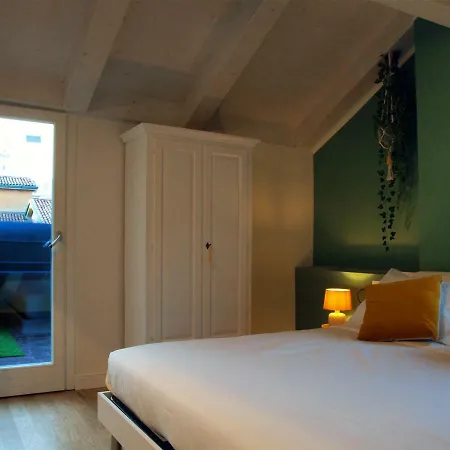 Konukevi Cosmopolitan Bolonya